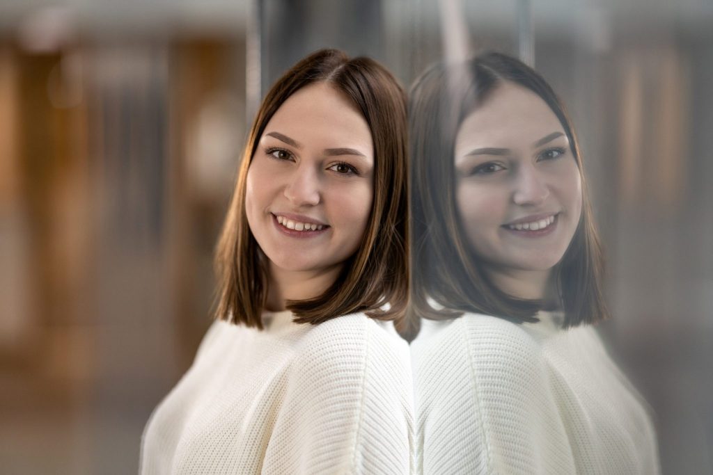 Ausbildung HCSB - Komm in unser Team Jessica - Ausbildung in der Verlagsgruppe Hof, Coburg, Suhl und Bayreuth - Ausbildung in der Verlagsgruppe Hof, Coburg, Suhl und Bayreuth Ausbildung HCSB - Komm in unser Team Jessica